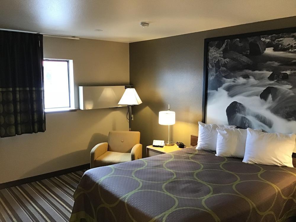 Super 8 By Wyndham Dillon Motel Luaran gambar