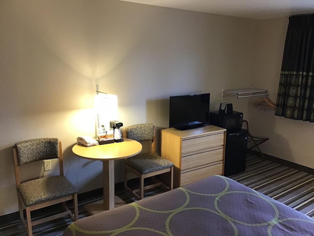 Super 8 By Wyndham Dillon Motel Luaran gambar