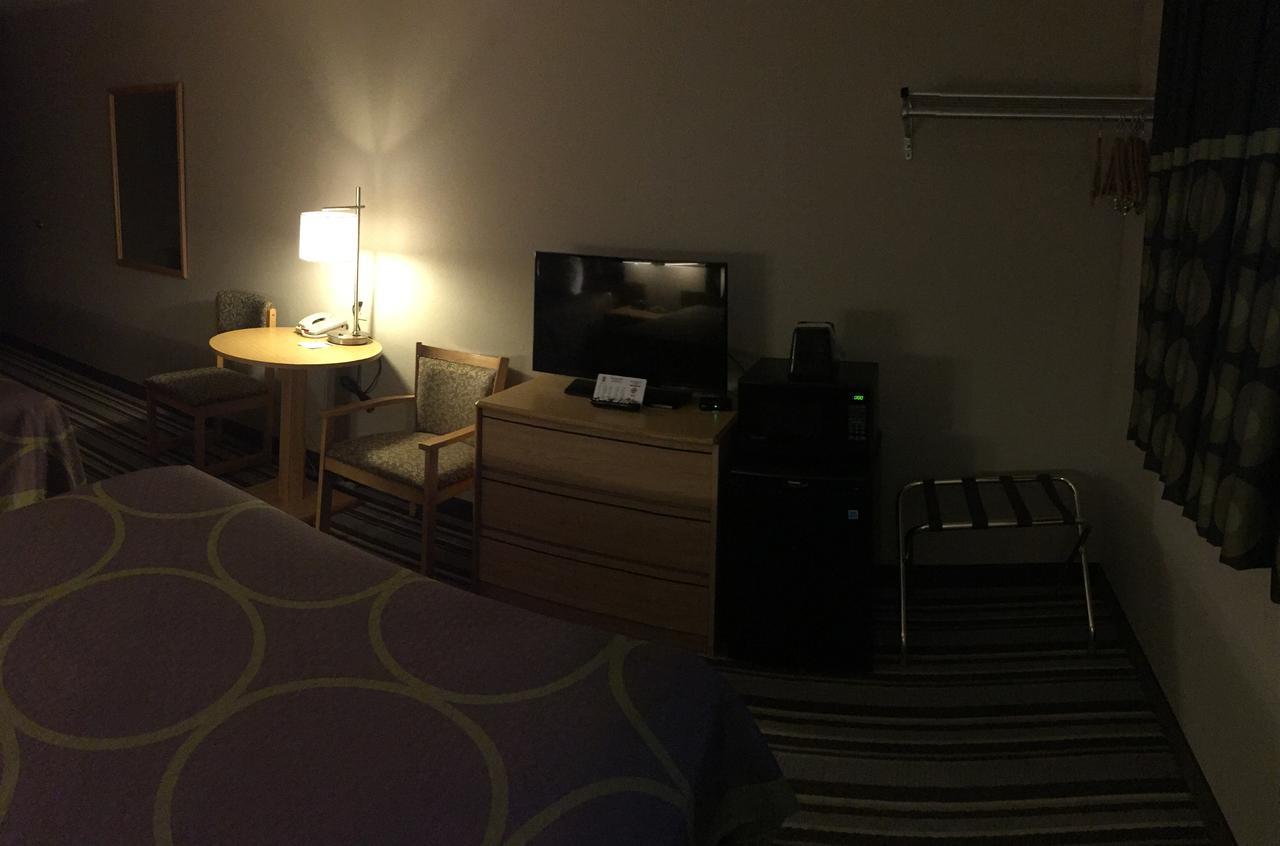 Super 8 By Wyndham Dillon Motel Luaran gambar
